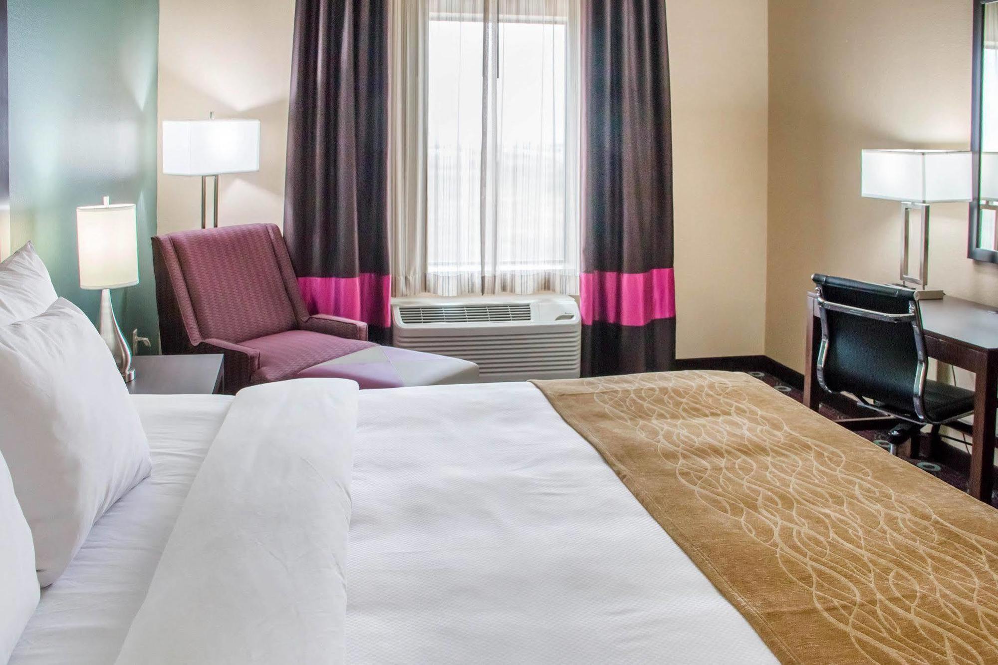 Comfort Inn & Suites Сан Маркос Экстерьер фото