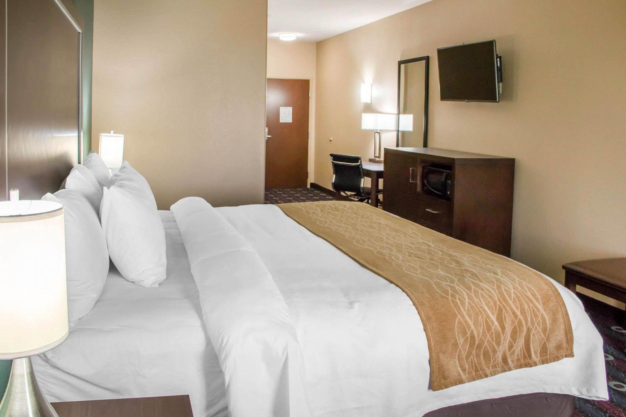 Comfort Inn & Suites Сан Маркос Экстерьер фото